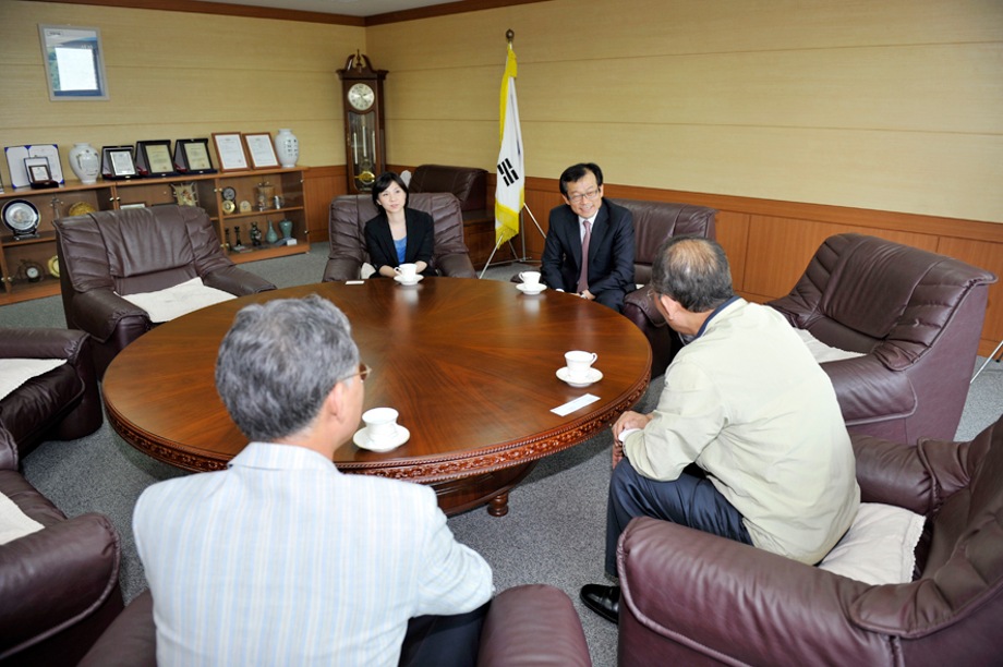 한국얀센 사장 방문 이미지